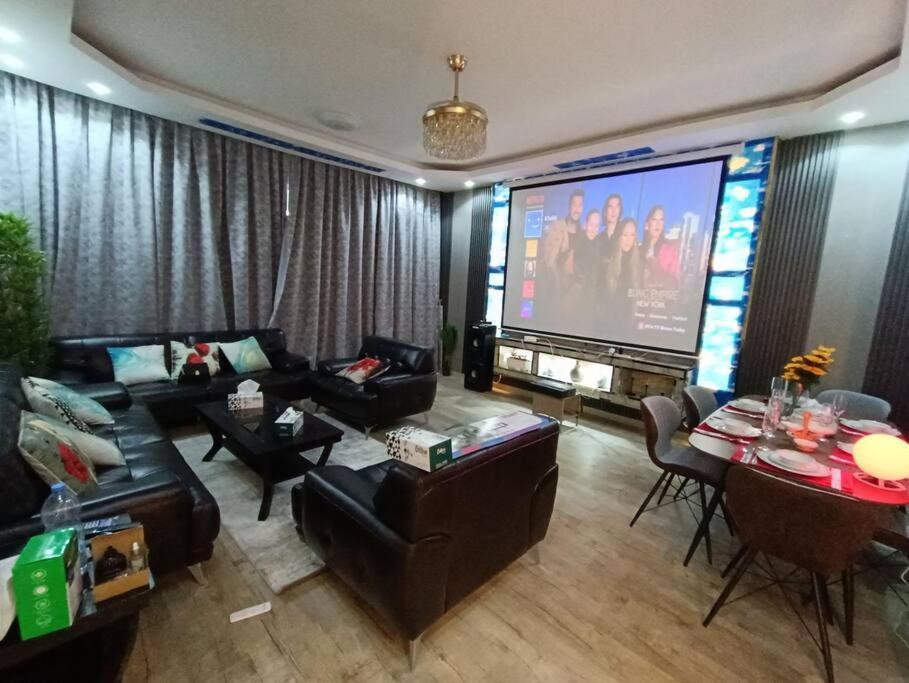 Luxury Two Bedroom شقة فخمة وكبيرة غرفتين عجمان المظهر الخارجي الصورة