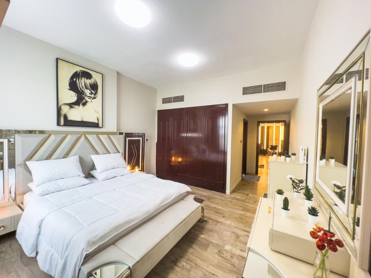 Luxury Two Bedroom شقة فخمة وكبيرة غرفتين عجمان المظهر الخارجي الصورة